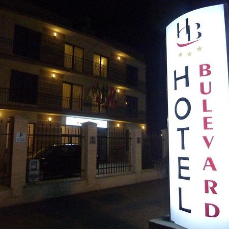 Hotel Bulevard オラデア エクステリア 写真